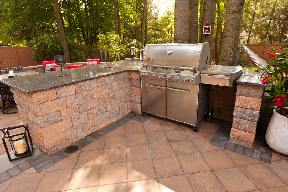 Outdoor Kitchens | Creative Pavers